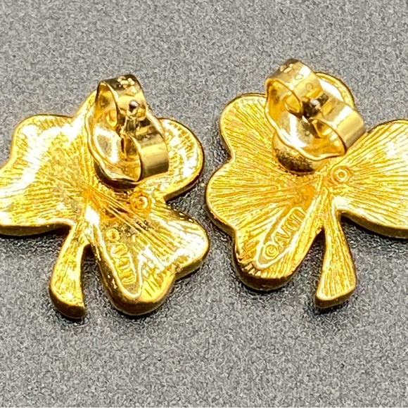AVON Gold & Green Shamrock Vintage Pierced Earrings - Picture 3 of 8